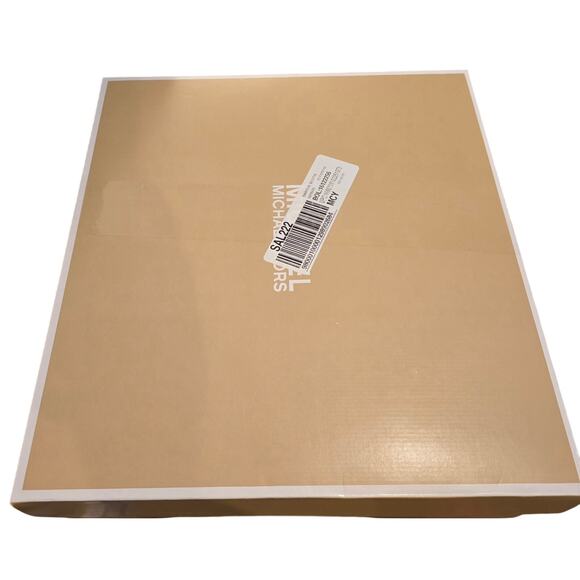 Michael Kors Barton Lug-Sole Booties in Driftwood NEW Size 6 - Picture 7 of 7